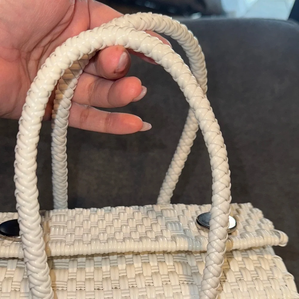 - SOLD- Mexican Artisanal white and gold tote bag with hanging tassels - Picture 3 of 10